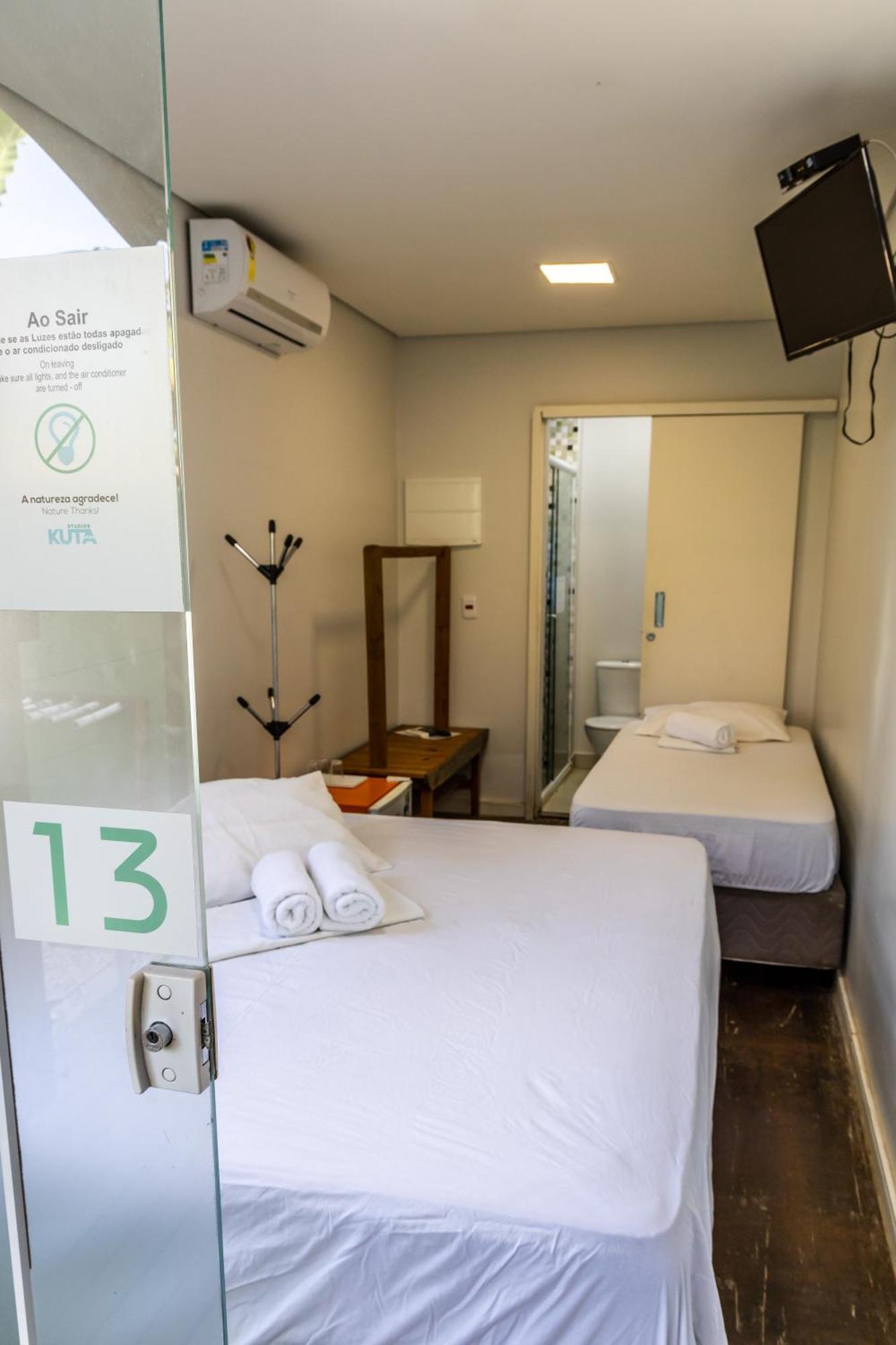Praia Camburi - Studios Kuta Habitación foto